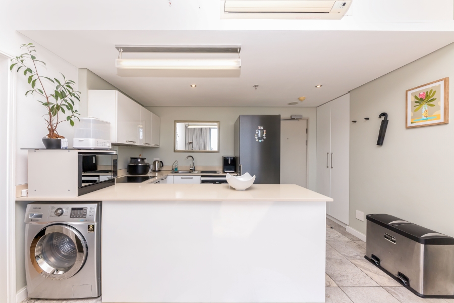 To Let 1 Bedroom Property for Rent in Foreshore Western Cape